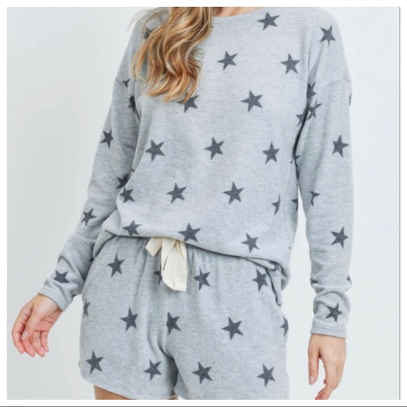 Grey Star Print Long Sleeve Top & Shorts Set - Picture 2 of 5